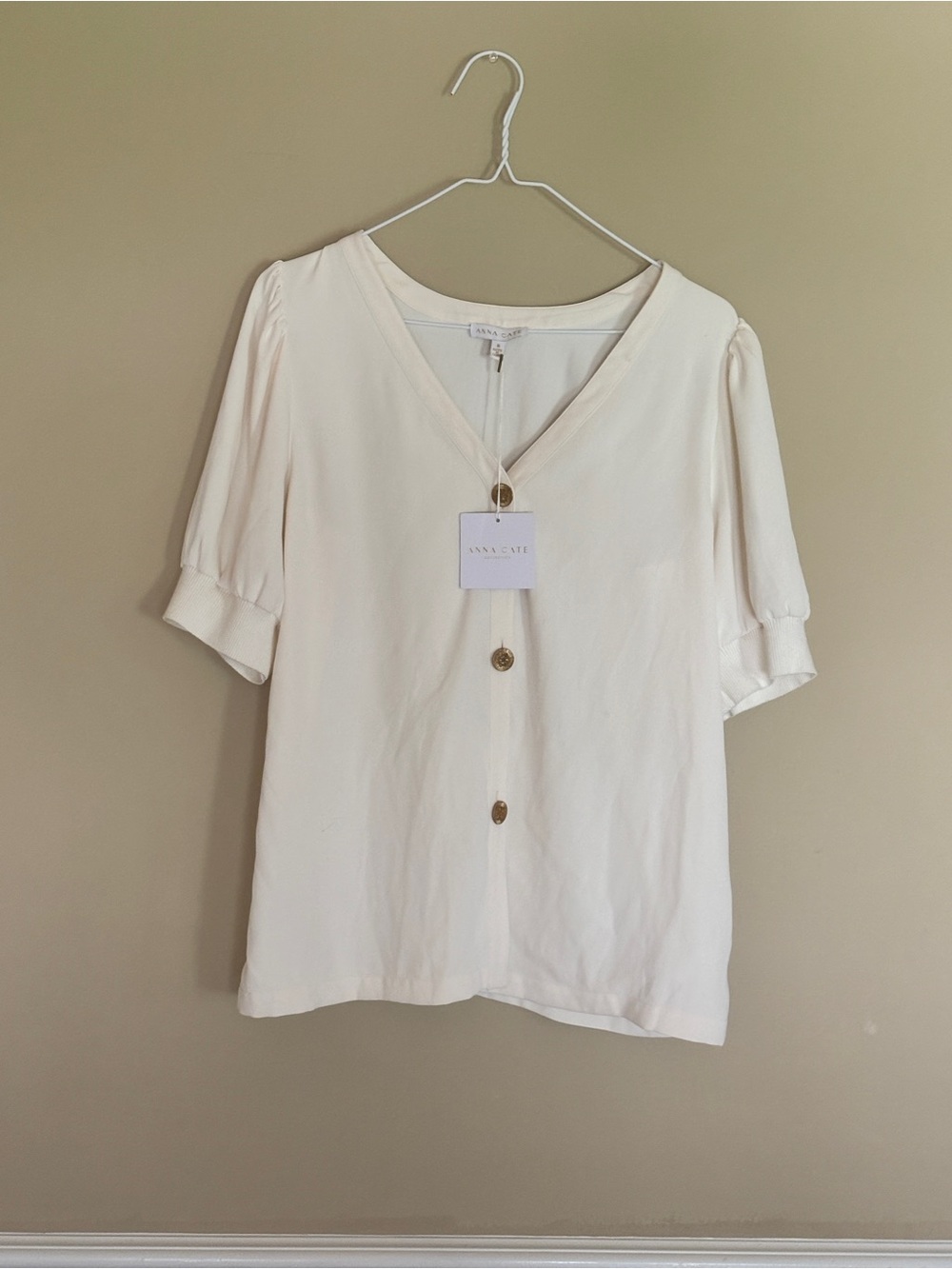 Anna Cate Sophia Top Ivory Size Medium NWT